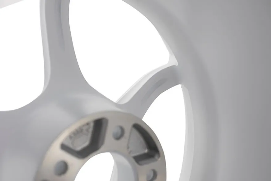 Advan RG-4 18x8.5 +37 5x114.3 Racing Vit & Svarvad Kant Fälg