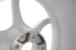 Advan RG-4 18x8.5 +44 5x100 Racing Vit & Svarvad Kant Fälg