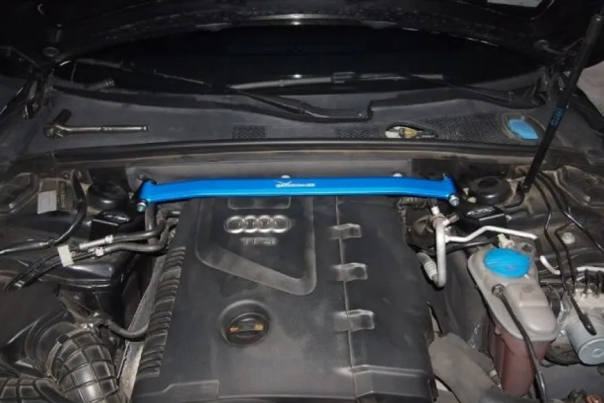 Audi A4 08-12 B8 Främre Fjäderbensstag Hardrace