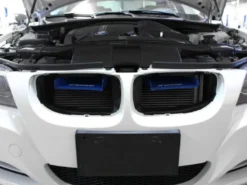 BMW 328i/335i/M3 (E9x) 2007-2013 MagnumFORCE Luftstyrning aFe Power - Blå