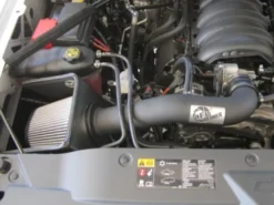 GM Silverado/Sierra 1500 2014-2019 V8 5.3L / 6.2L MagnumFORCE Insugskit Sportluftfilter Steg-2 Pro Dry S aFe Power