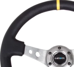 NRG Sportratt Läder med Gunmetall Centrum / Gul Centermarkering 350mm (3'' Djup)