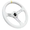 NRG Vit Läderrätt med Silver Centrum / Gul Centermarkering 350mm (3'' Djup)