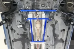Skoda Fabia 14- / Audi A1 10-18 Mittre Nedre Förstärkningsstag Hardrace