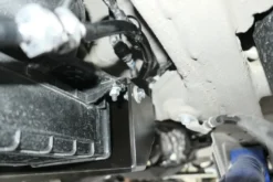 Suzuki Jimny 2018+ Hasplåt för Kolkanister Hardrace