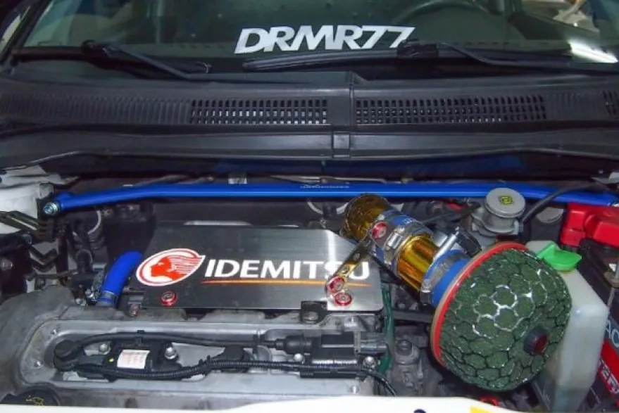Suzuki Swift 04-10 Främre Fjäderbensstag Hardrace