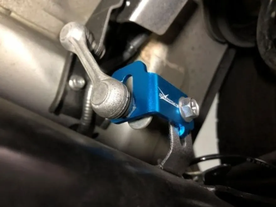 Suzuki Vitara 16- Justerbart Främre Fäste till Ljusreglering Hardrace