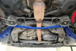 Toyota Camry 13-18 Främre Nedre Förstärkningsstag V2. Hardrace