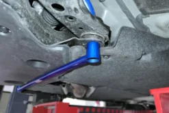 Toyota Sienna 2021+ Främre Nedre Förstärkningsstag Hardrace