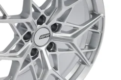 A02 Flow Formed Fälg 18x8.5 5x112 ET45 Navhål 66.5mm Hyper Silver APR