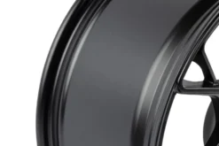 A02 Flow Formed Fälg 18x8.5 5x112 ET45 Navhål 66.5mm Satinsvart APR