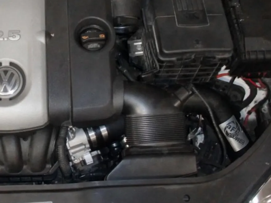 Volkswagen Jetta/Golf/Rabbit (MKV) 2006-2008 2.5L MagnumFORCE Insugskit Sportluftfilter Pro DRY S aFe Power
